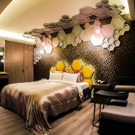 Song Xia Motel Taichung Exterior foto