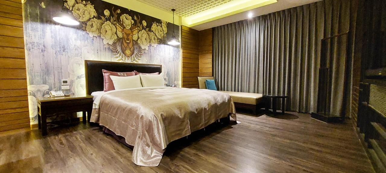 Song Xia Motel Taichung Exterior foto