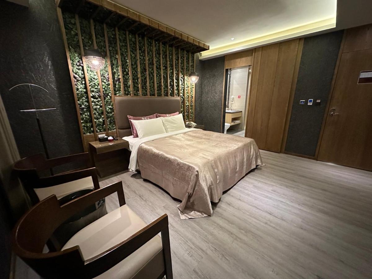 Song Xia Motel Taichung Exterior foto