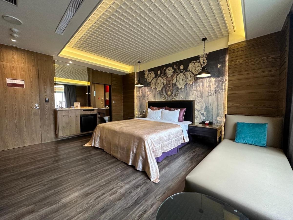 Song Xia Motel Taichung Exterior foto