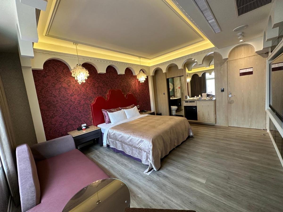 Song Xia Motel Taichung Exterior foto