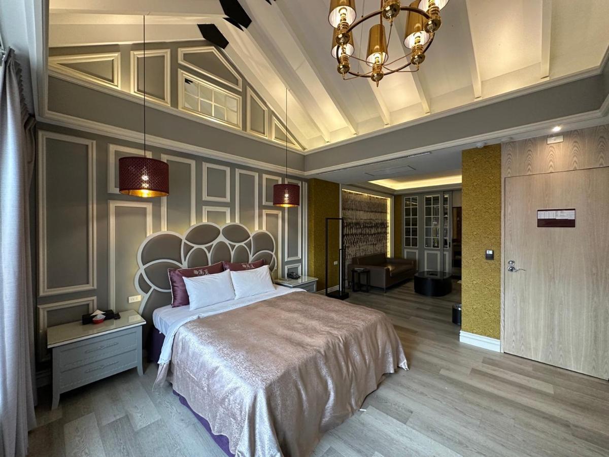 Song Xia Motel Taichung Exterior foto
