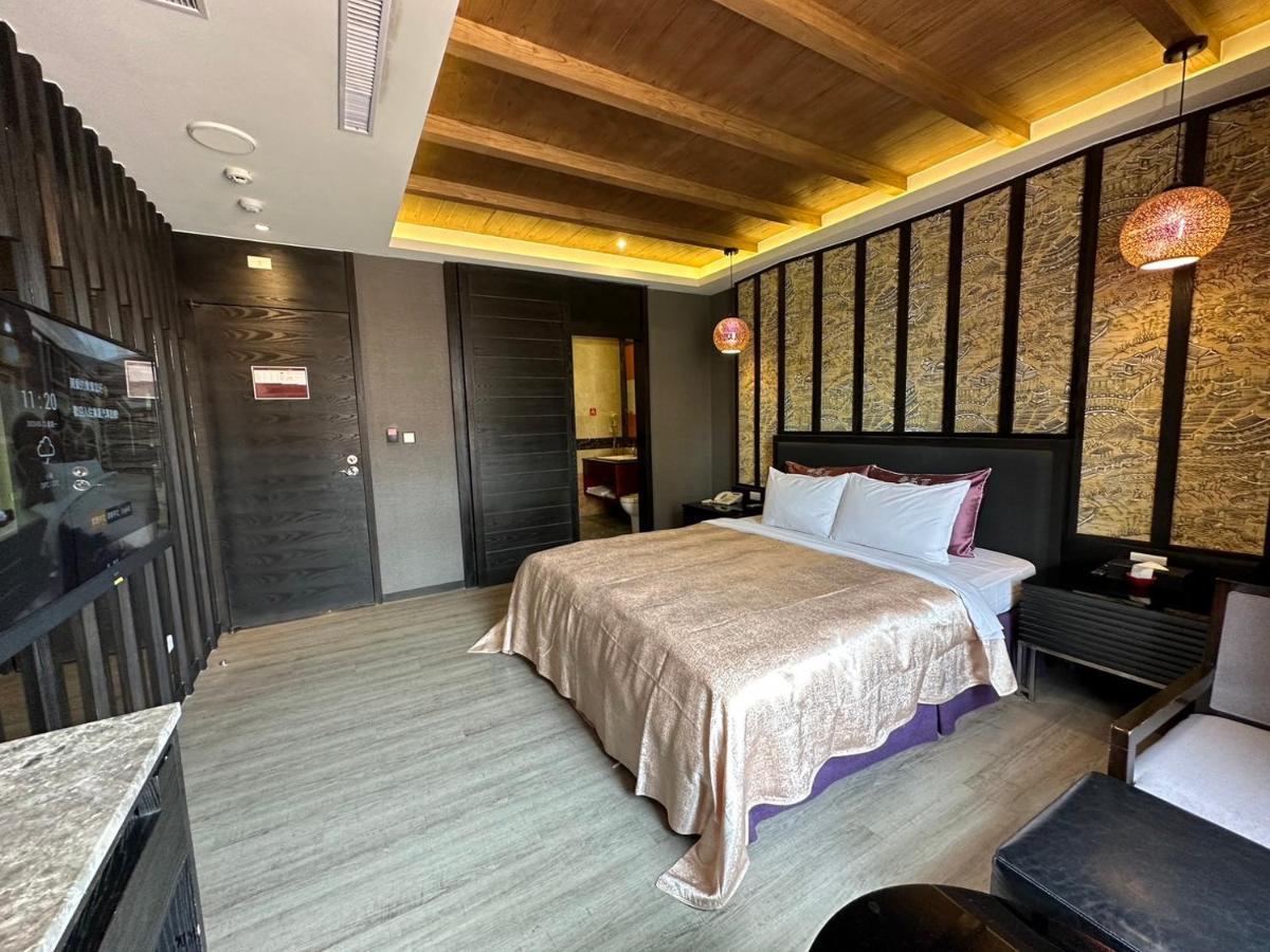 Song Xia Motel Taichung Exterior foto