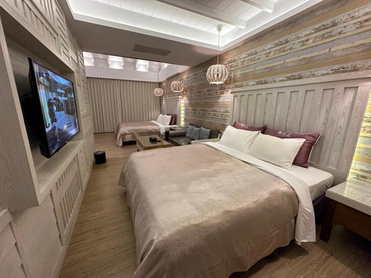 Song Xia Motel Taichung Exterior foto