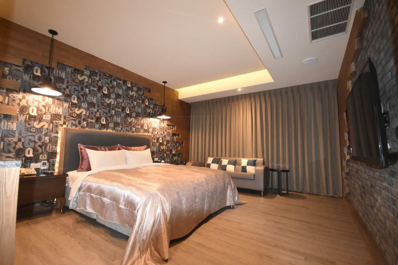 Song Xia Motel Taichung Exterior foto