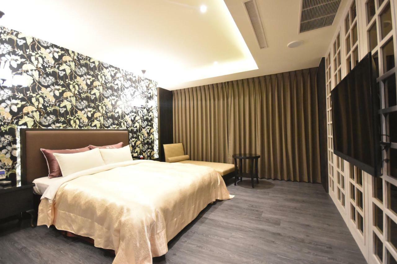 Song Xia Motel Taichung Exterior foto