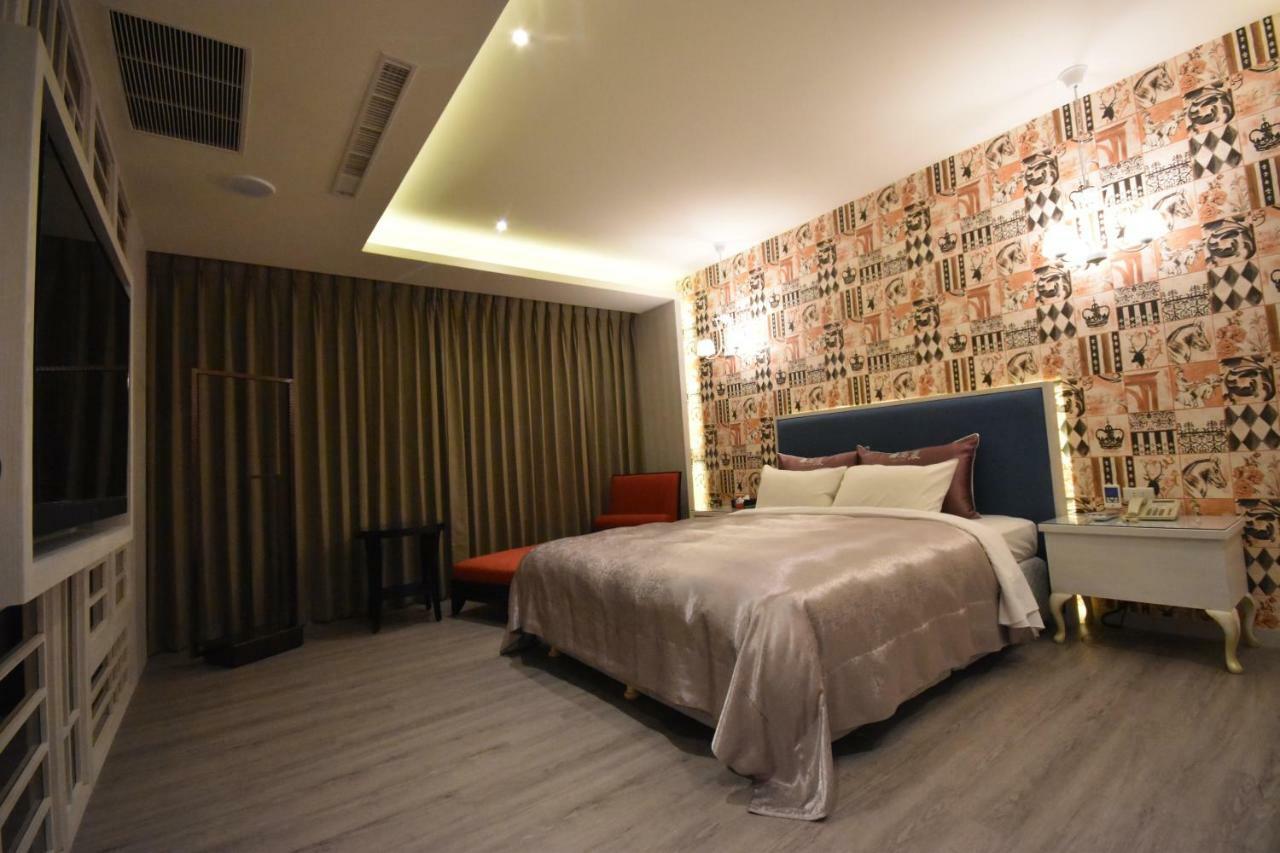 Song Xia Motel Taichung Exterior foto
