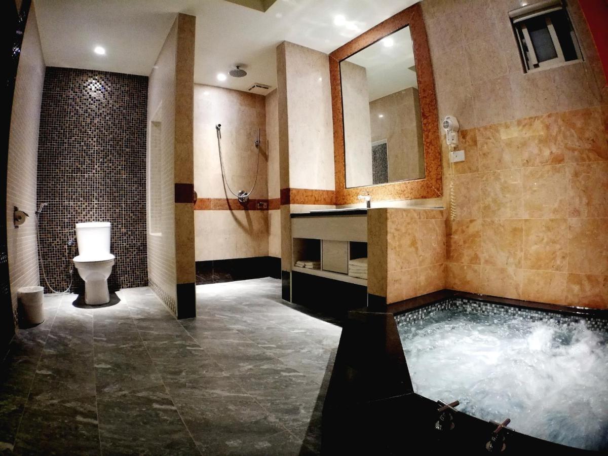 Song Xia Motel Taichung Exterior foto