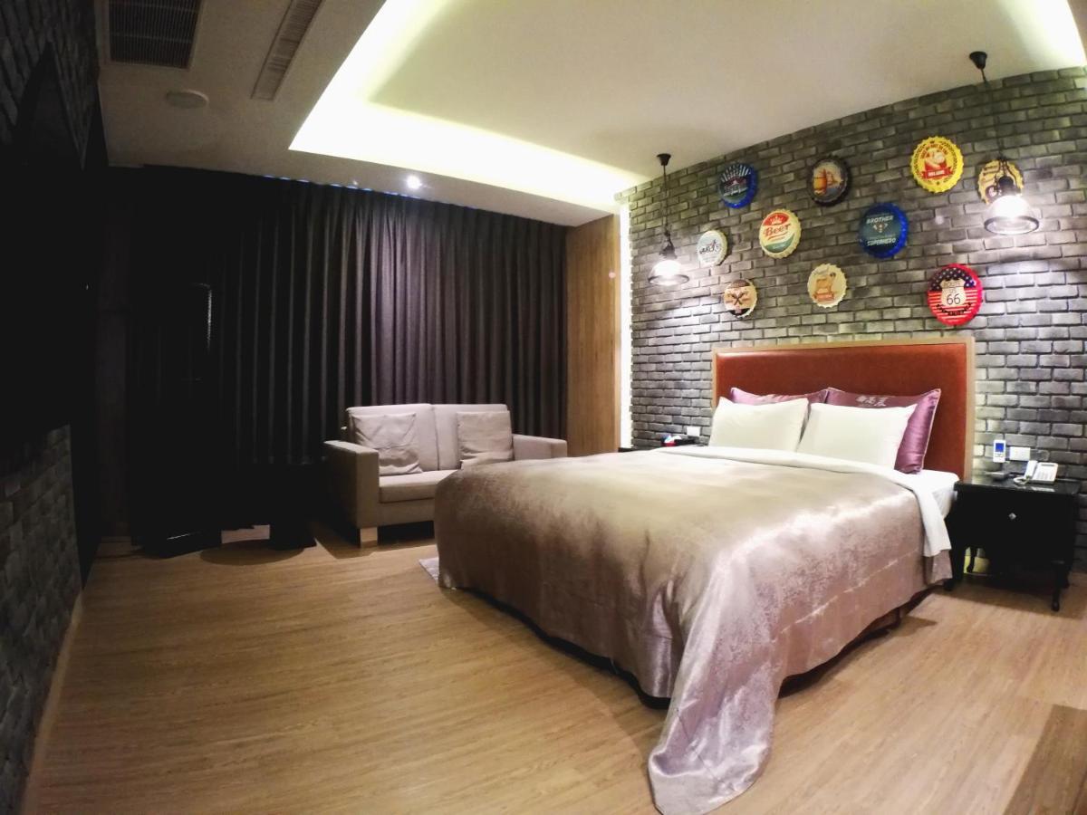 Song Xia Motel Taichung Exterior foto