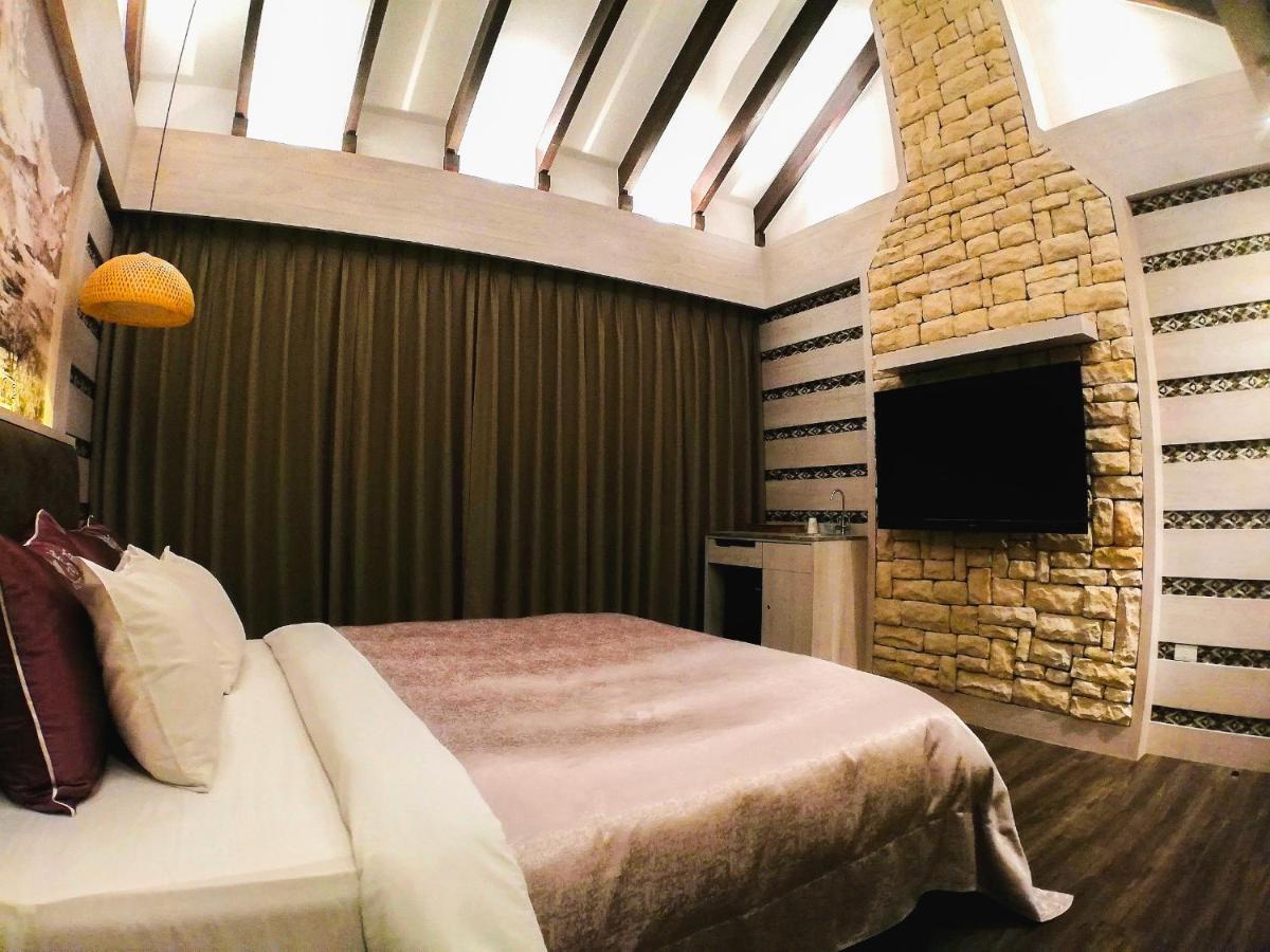 Song Xia Motel Taichung Exterior foto