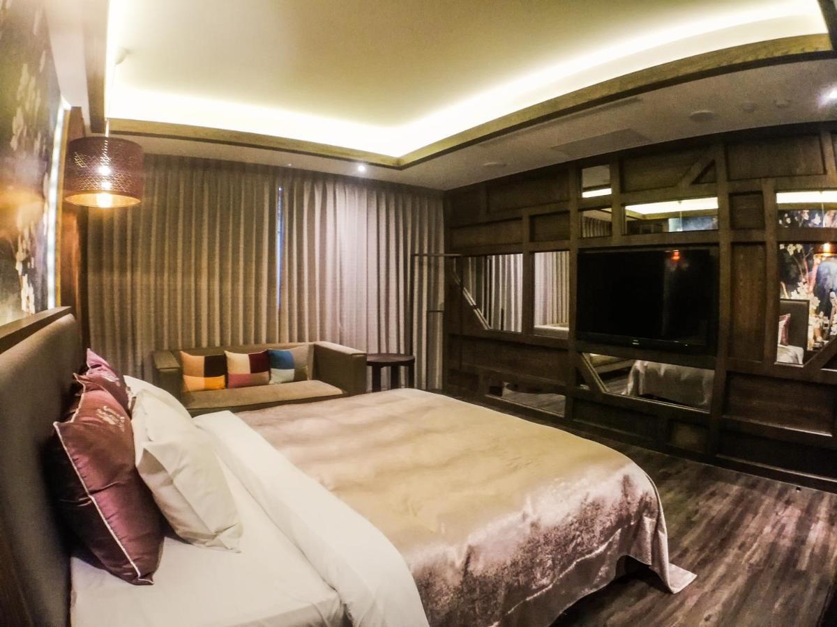 Song Xia Motel Taichung Exterior foto