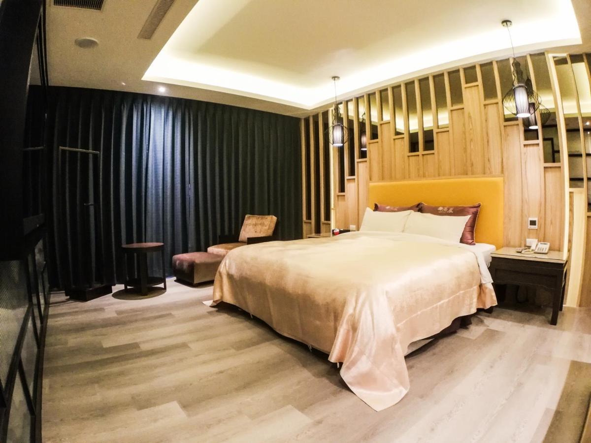 Song Xia Motel Taichung Exterior foto
