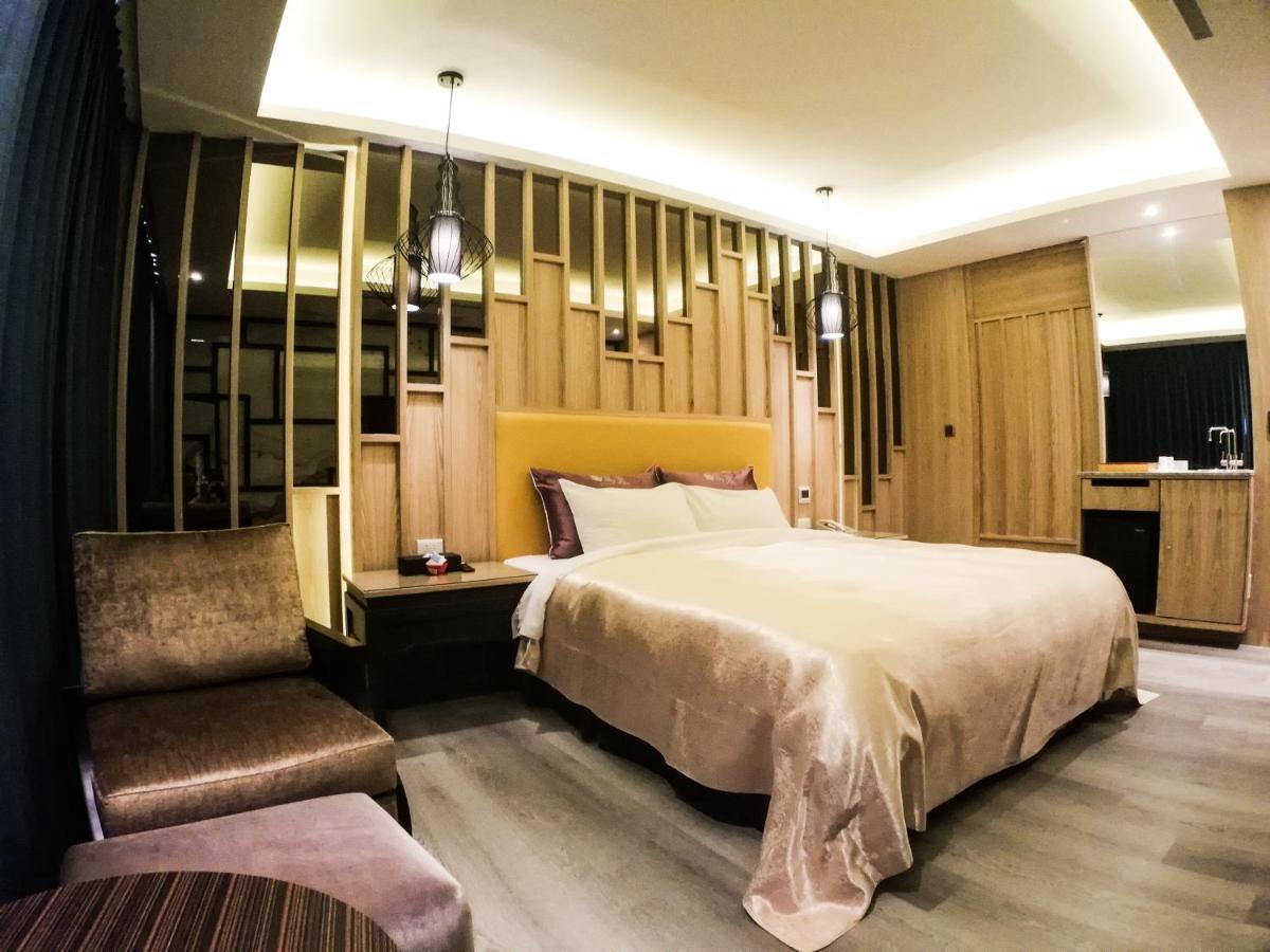 Song Xia Motel Taichung Exterior foto