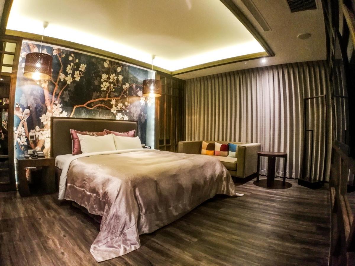 Song Xia Motel Taichung Exterior foto