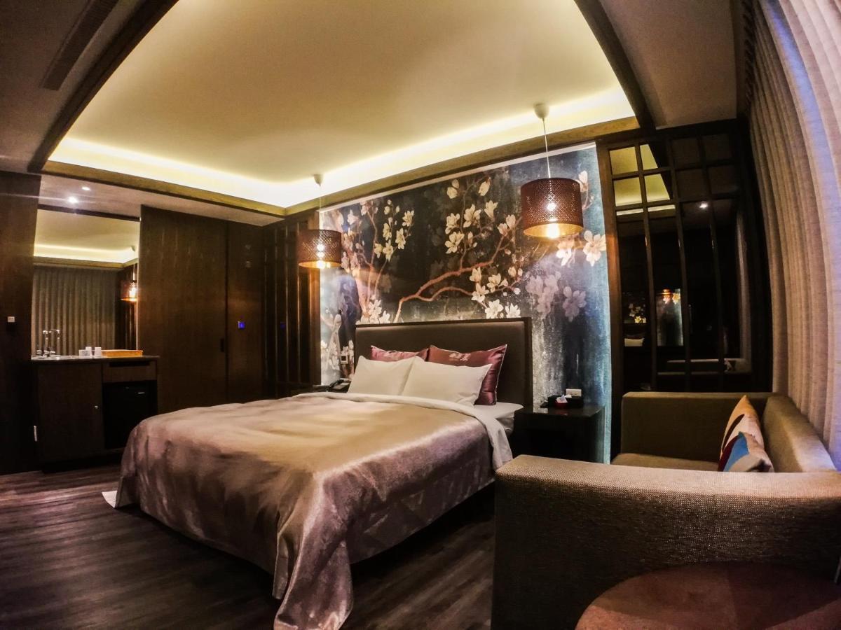 Song Xia Motel Taichung Exterior foto